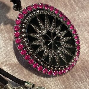 Liz Paiacios Sunburst Pendant Necklace Rare Vintage 90’s Black & Pink Medallion